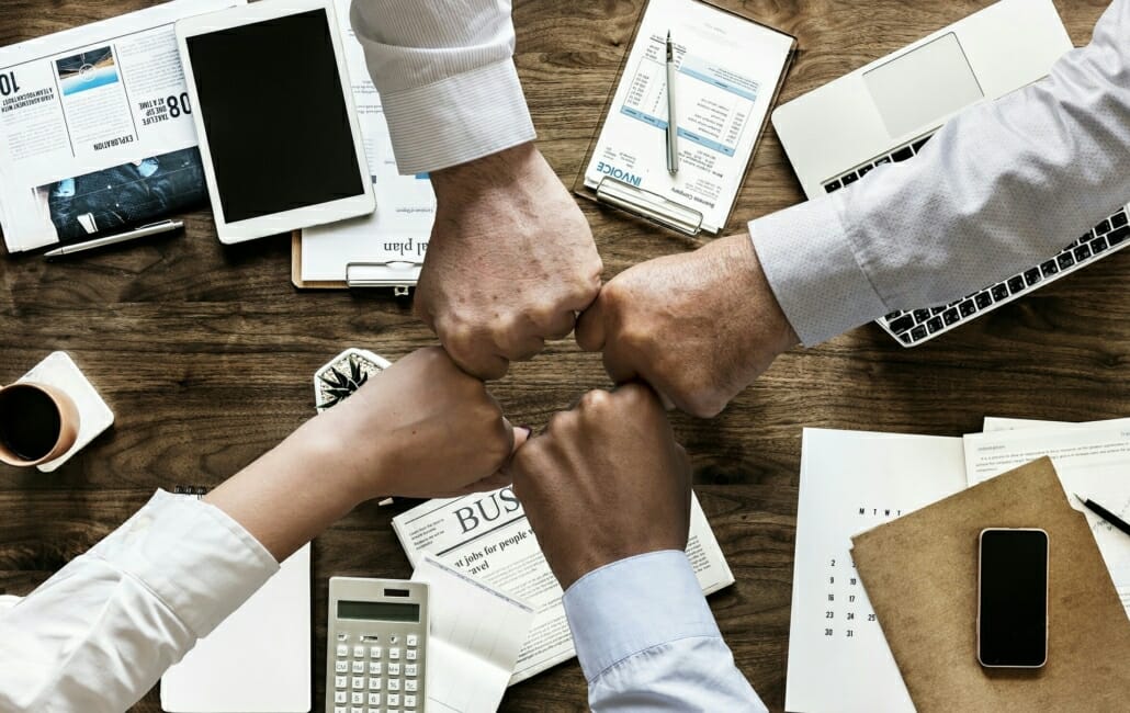 teamwork-g931cfc9d4_1920-1030x650
